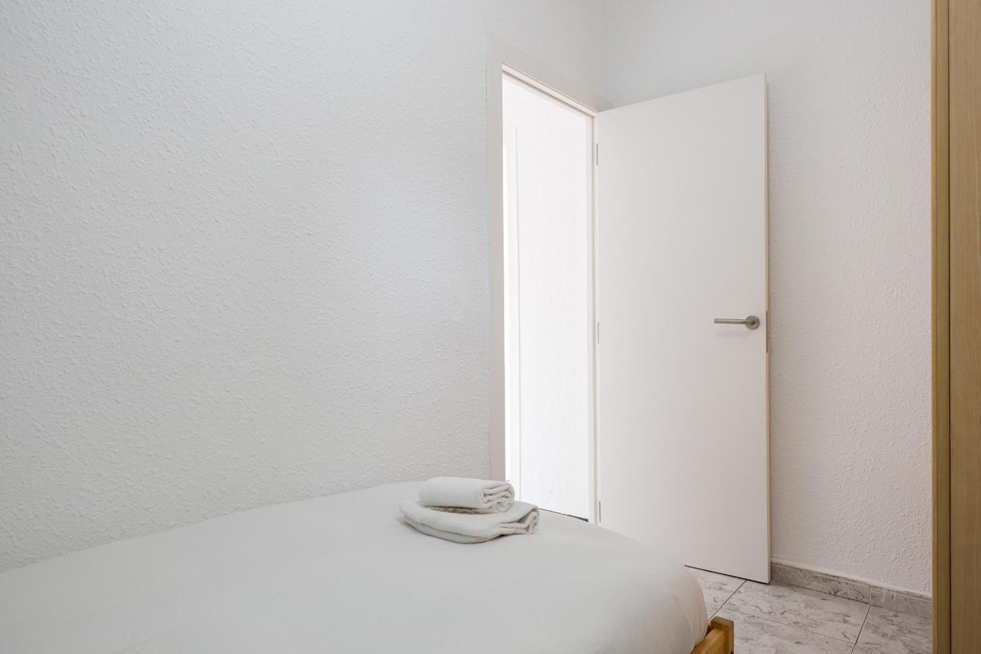 Besos - Bright Apartment Close To Congress & Port Sant Adria de Besos Εξωτερικό φωτογραφία